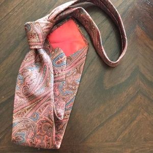 Luxurious Boyd’s Pink Paisley Necktie